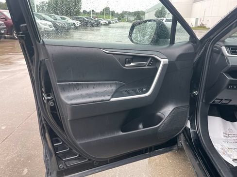 Used 2022 Toyota RAV4 XLE Premium AWD/4WD image 20