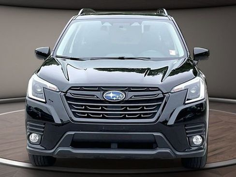 Used 2022 Subaru Forester Premium AWD/4WD image 3