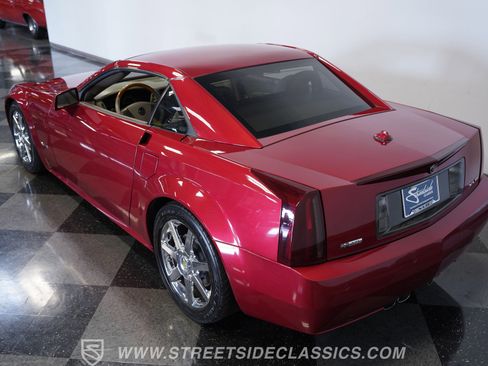 Used 2005 Cadillac XLR image 25