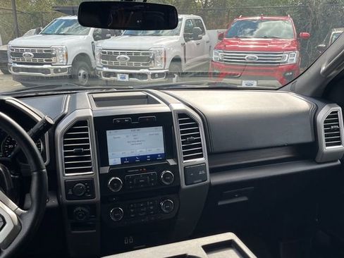 Used 2016 Ford F150 Lariat image 16