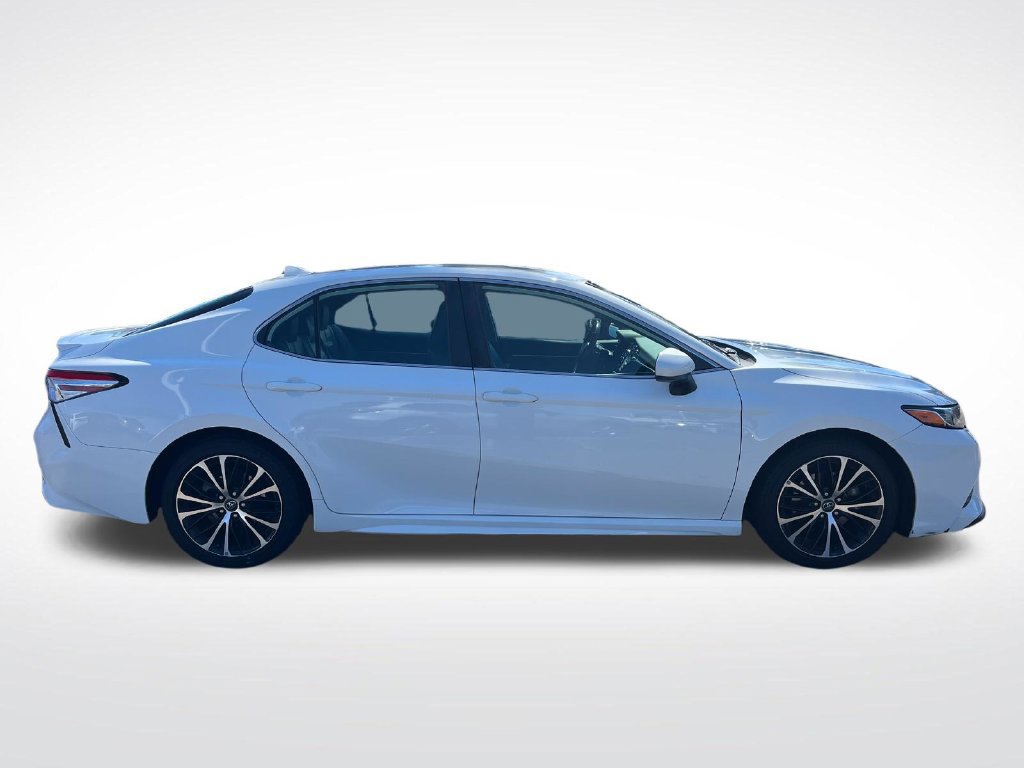 Used 2020 Toyota Camry SE FWD image 6