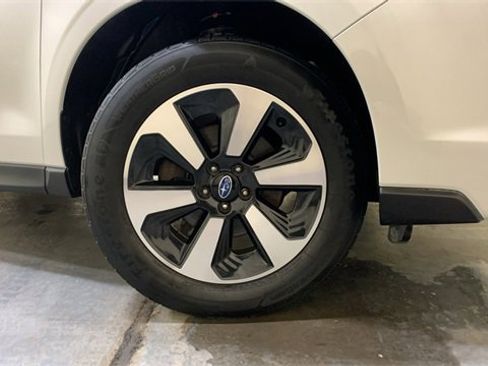 Used 2018 Subaru Forester 2.5i Premium w/ All-Weather Package image 9