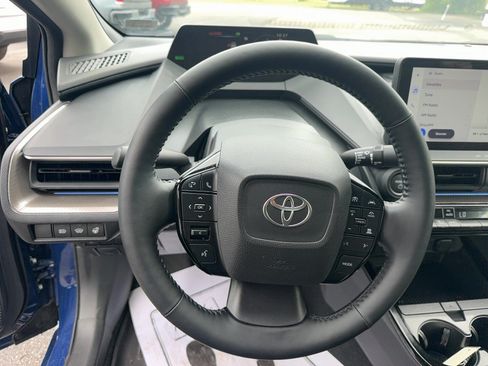 Used 2024 Toyota Prius XLE AWD/4WD image 13