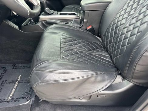 Used 2022 Toyota Tacoma SR5 w/ Technology Package image 19