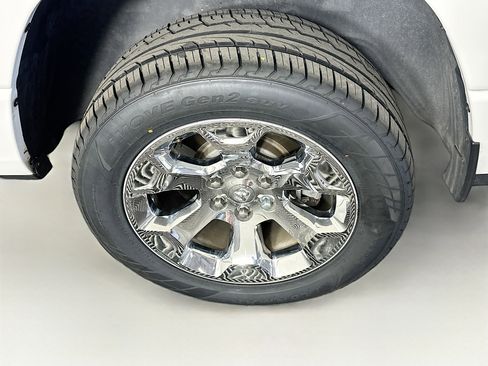 Used 2019 RAM 1500 Big Horn image 11