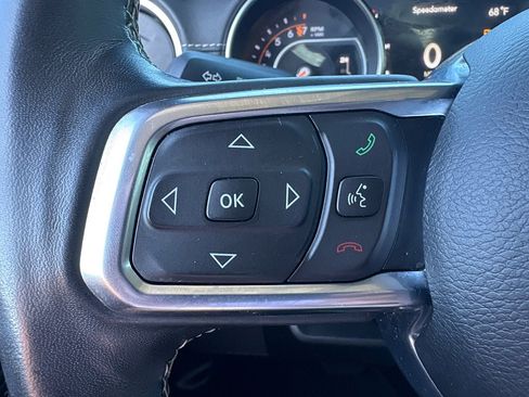 Used 2018 Jeep Wrangler Unlimited Sahara AWD/4WD image 17