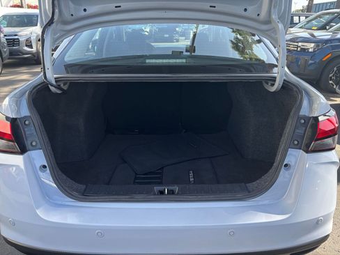 Used 2025 Nissan Versa SV image 29