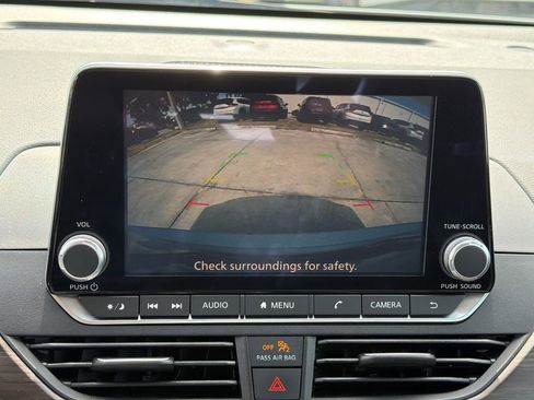 Used 2024 Nissan Altima 2.5 SV FWD image 27