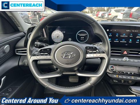 Used 2021 Hyundai Elantra Limited image 12