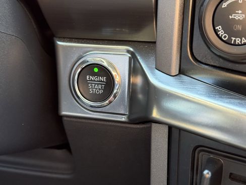 Used 2023 Ford F150 Lariat w/ Equipment Group 502A High image 25