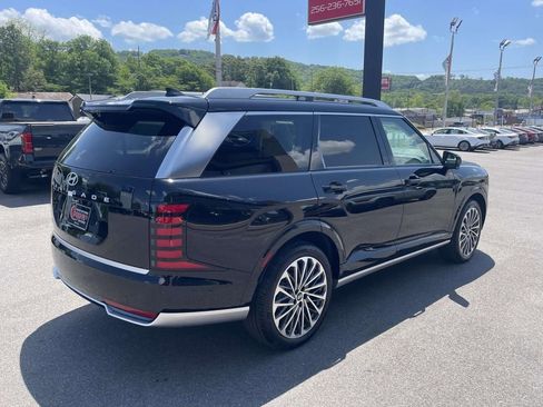 New 2026 Hyundai Palisade Calligraphy FWD image 3