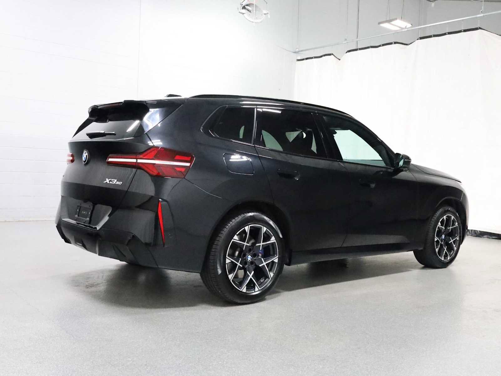 Used 2025 BMW X3 xDrive30i w/ M Sport Package AWD/4WD image 9