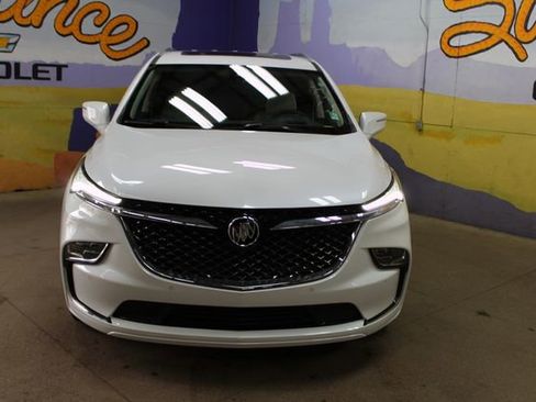 Used 2023 Buick Enclave Avenir w/ Avenir Technology Package AWD/4WD image 3