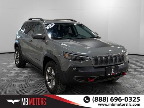 Used 2019 Jeep Cherokee Trailhawk w/ Comfort & Convenience Group image 1