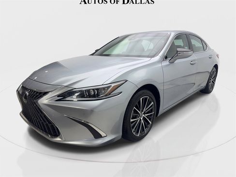 Used 2023 Lexus ES 300h w/ Premium Package image 2