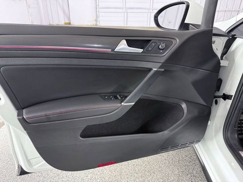 Used 2019 Volkswagen GTI Autobahn image 22