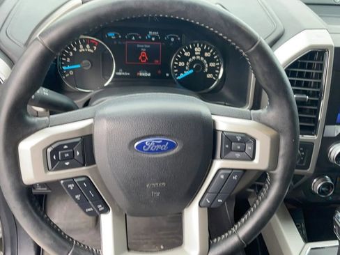 Used 2019 Ford F150 Lariat w/ Equipment Group 502A Luxury AWD/4WD image 10