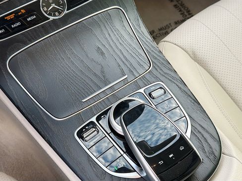 Used 2020 Mercedes-Benz E 350 Sedan image 28