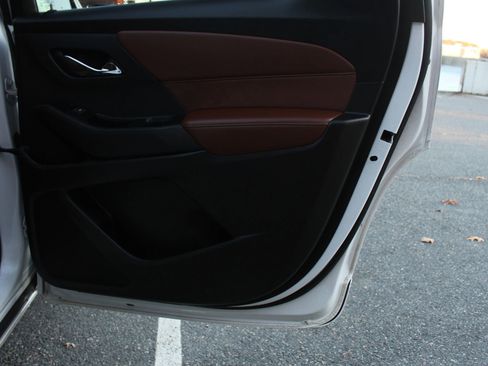 Used 2020 Chevrolet Traverse High Country image 14