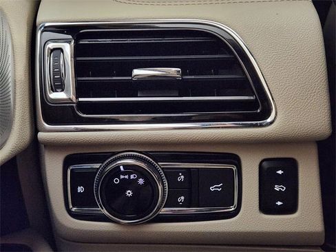 Used 2020 Lincoln Navigator Reserve w/ Luxury Package image 20