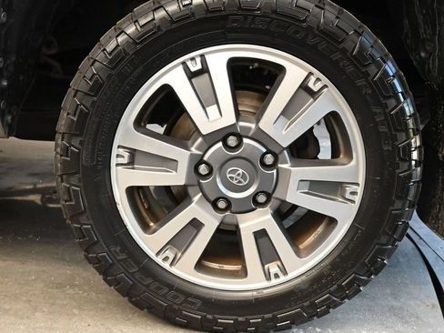 Used 2019 Toyota Tundra Platinum AWD/4WD image 14
