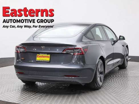 Used 2021 Tesla Model 3 Standard Range Plus image 5