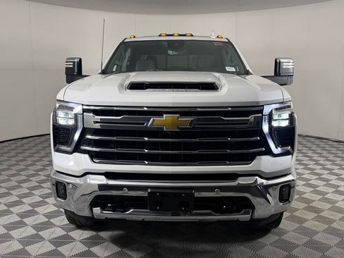 Used 2024 Chevrolet Silverado 3500 LTZ w/ LTZ Premium Package AWD/4WD image 5