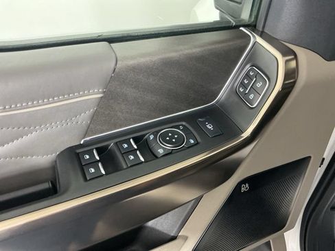 Used 2025 Ford F450 Platinum w/ Platinum Plus Package AWD/4WD image 17