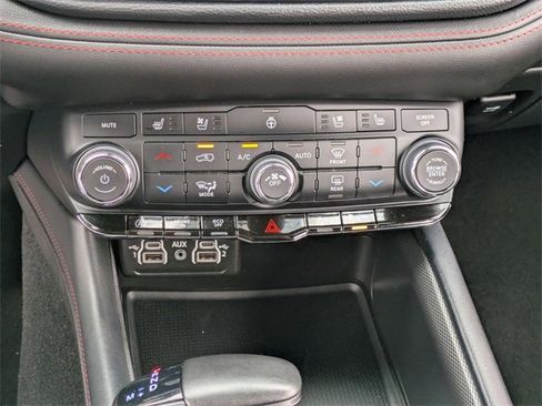 Certified 2023 Dodge Durango GT image 21