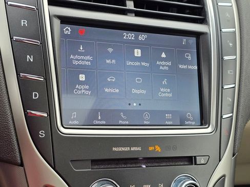 Used 2020 Lincoln Nautilus Reserve image 21