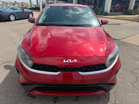 Used 2024 Kia Forte LXS w/ LXS Technology Package image 2