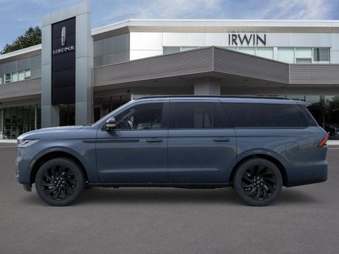 New 2026 Lincoln Navigator L Reserve AWD/4WD image 2
