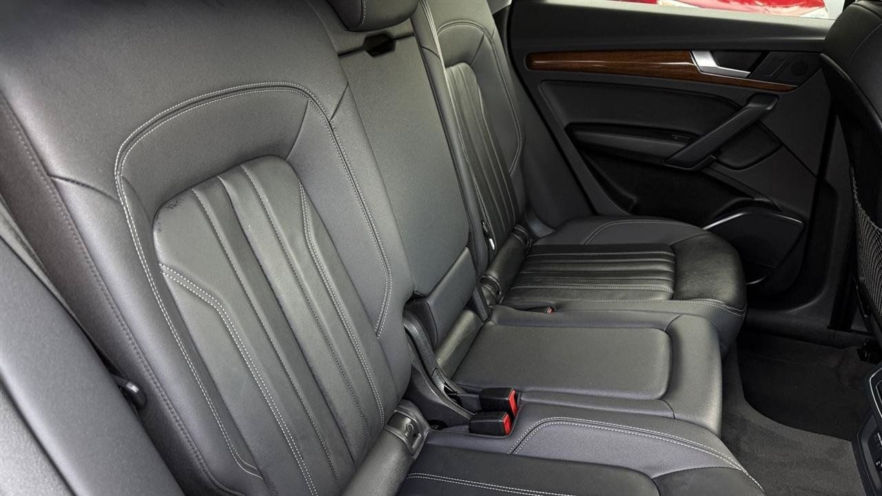 Used 2023 Audi Q5 2.0T Premium w/ Convenience Package AWD/4WD image 31