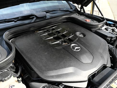 Used 2021 Mercedes-Benz GLS 580 4MATIC image 69