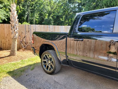Used 2019 RAM 1500 Laramie AWD/4WD image 17