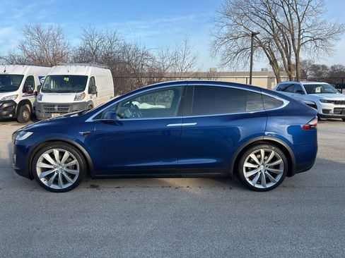 Used 2017 Tesla Model X image 2