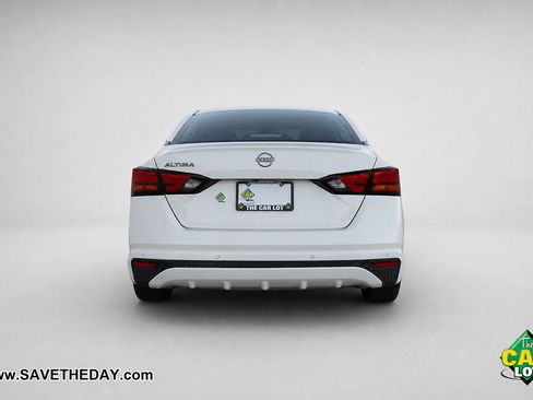 Used 2024 Nissan Altima 2.5 S FWD image 7