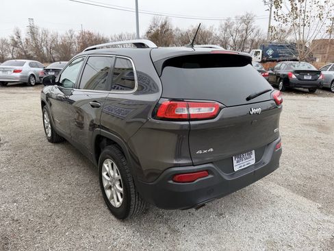 Used 2016 Jeep Cherokee Latitude w/ Cold Weather Group image 4