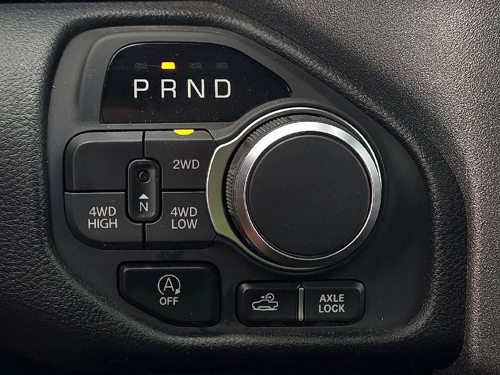 Used 2025 RAM 1500 Warlock AWD/4WD image 15