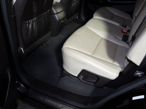 Used 2017 Hyundai Santa Fe SE Ultimate w/ Cargo Package image 29