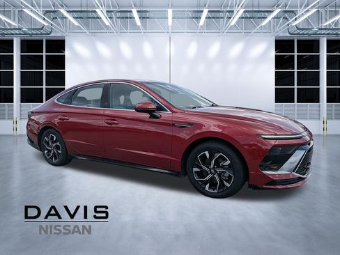 Used 2024 Hyundai Sonata SEL FWD image 1