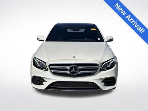 Used 2017 Mercedes-Benz E 300 4MATIC image 3