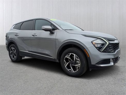 Used 2023 Kia Sportage LX image 1