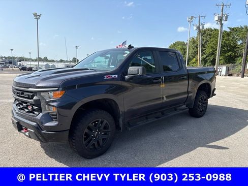 Used 2023 Chevrolet Silverado 1500 Custom Trail Boss AWD/4WD image 3