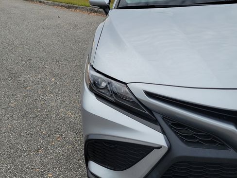 Used 2023 Toyota Camry SE image 5