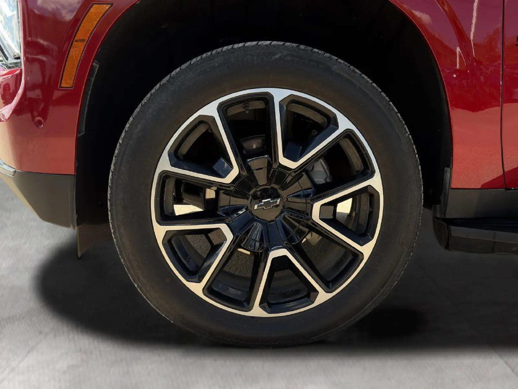 Used 2025 Chevrolet Suburban RST w/ Advanced Technology Package AWD/4WD image 35