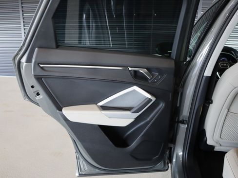 Used 2023 Audi Q3 2.0T Premium w/ Convenience Package image 28