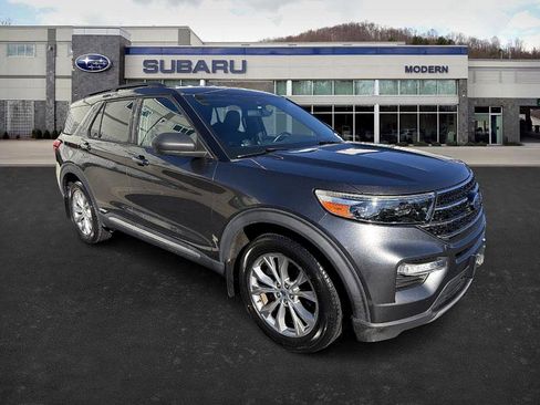 Used 2020 Ford Explorer XLT w/ Equipment Group 202A image 3