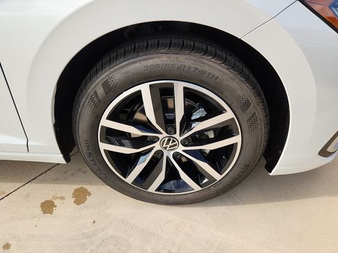 New 2026 Volkswagen Jetta SE FWD image 9