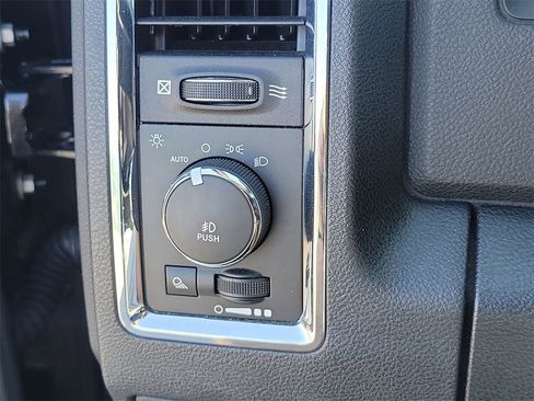 Used 2016 RAM 1500 Laramie w/ Convenience Group image 23